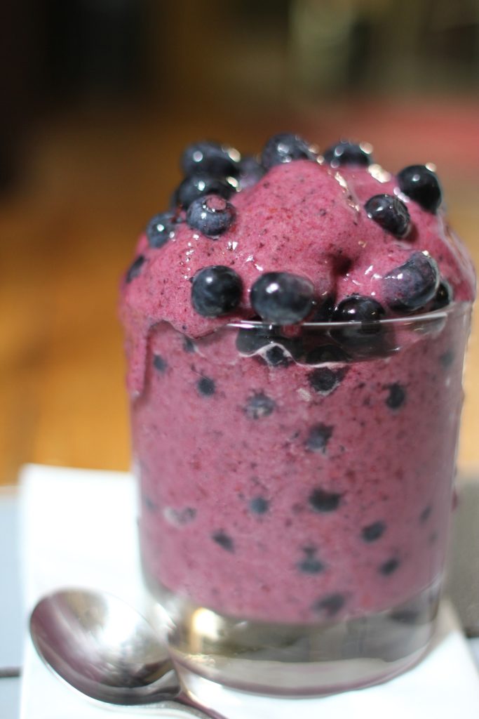 smoothies with yogurt and berries